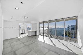 Photo of Listing #A11935100