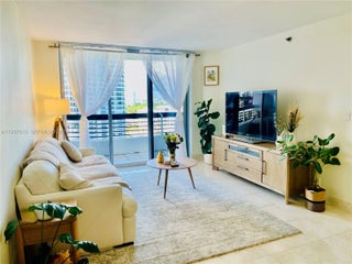 Photo of Listing #A11937513