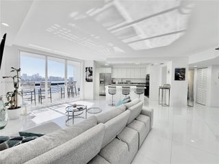 Photo of Listing #A11938038