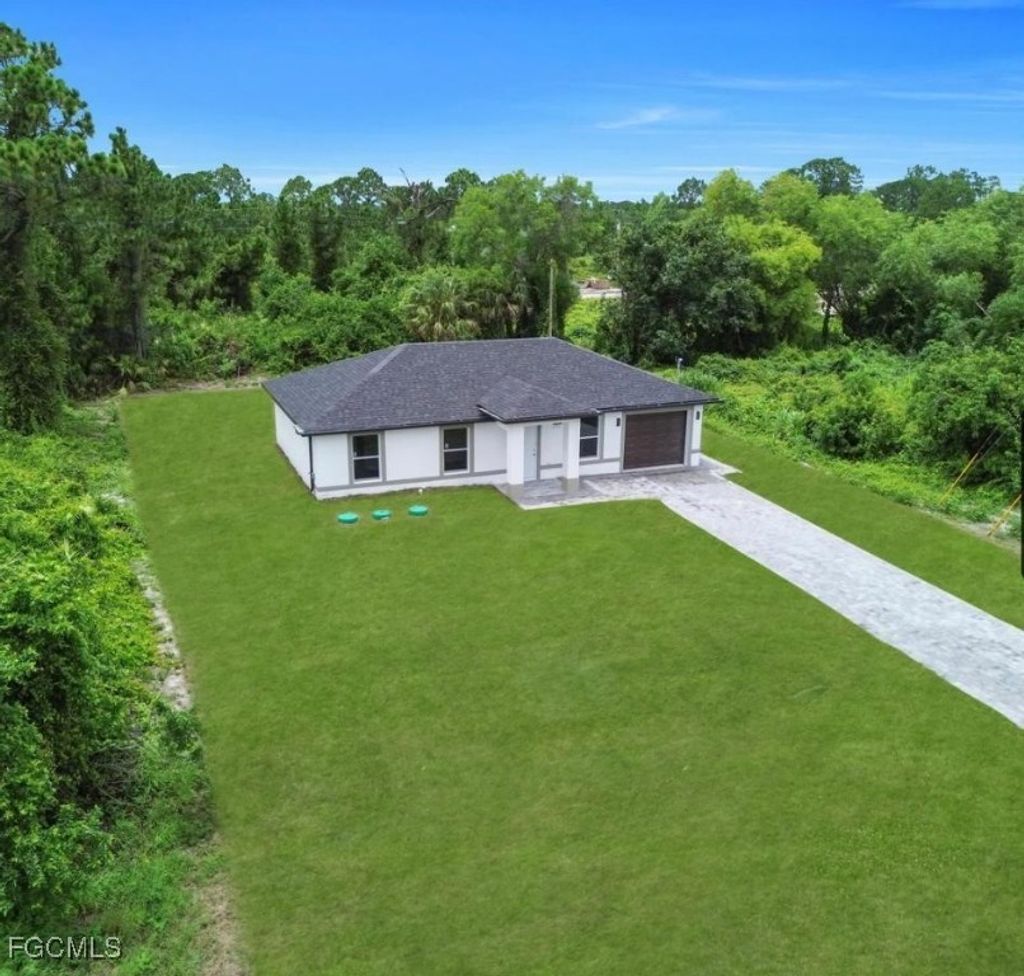 382 Mcarthur Blvd, Lehigh Acres