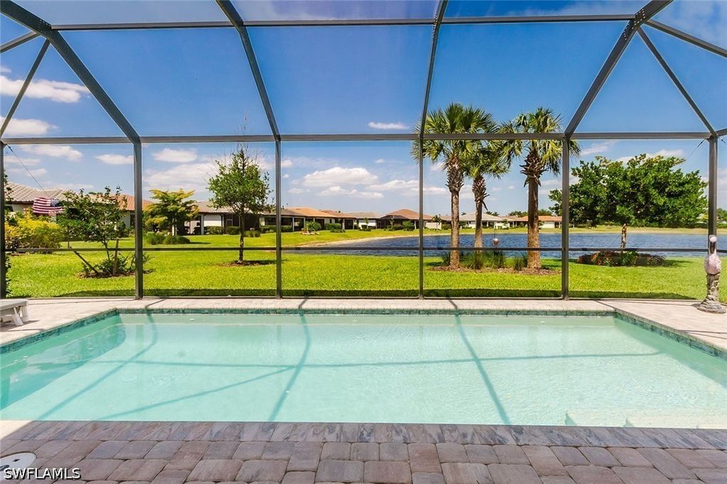 6189 Harmony Dr, Ave Maria