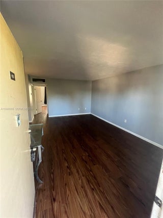 Photo of Listing #A11940005