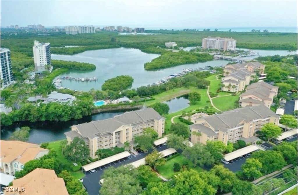 340 S Horse Creek Dr 304, NAPLES