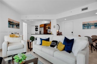 Photo of Listing #A11940606