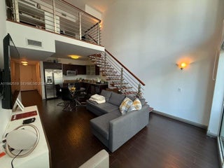 Photo of Listing #A11942519