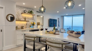 Photo of Listing #A11942742