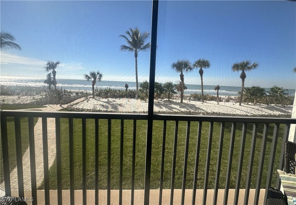 10475 Gulf Shore Dr 113, Naples
