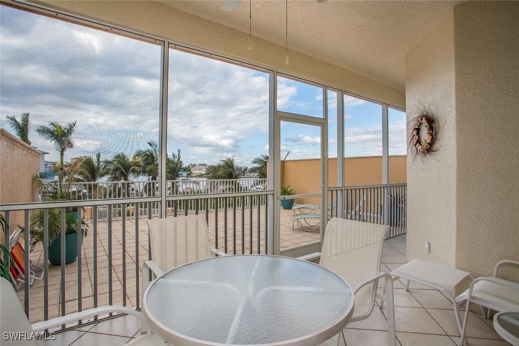 400 Flagship Dr 306, Naples