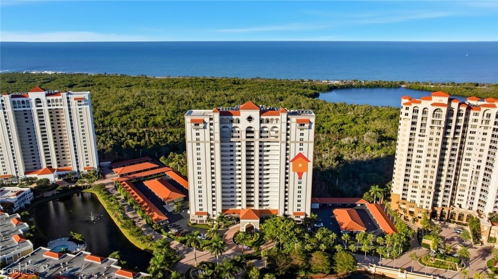 6585 Nicholas Blvd 703, Naples