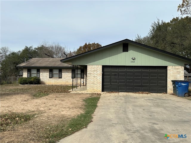 1313 Fieldcrest, New Braunfels