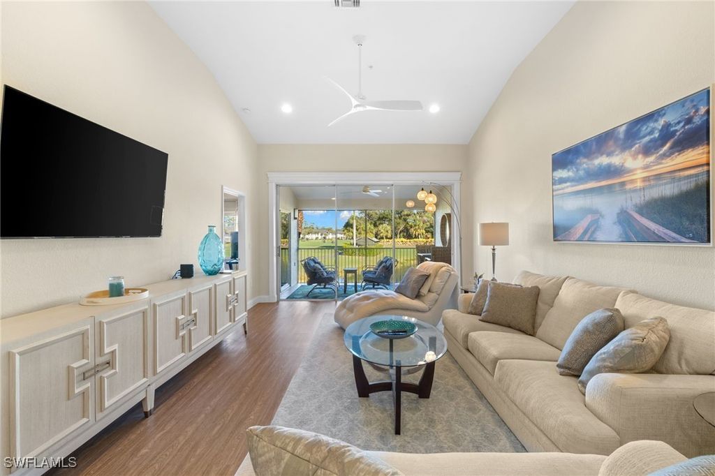 2215 Chesterbrook Ct 203, NAPLES