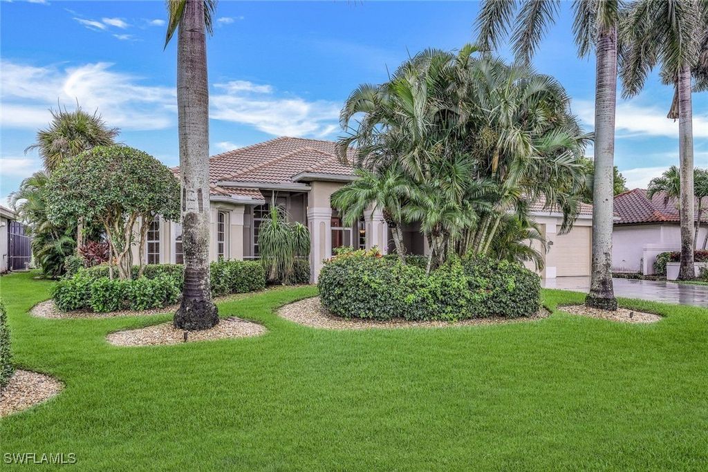 18025 Greenwood Dr, Naples