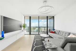 Photo of Listing #A11945209