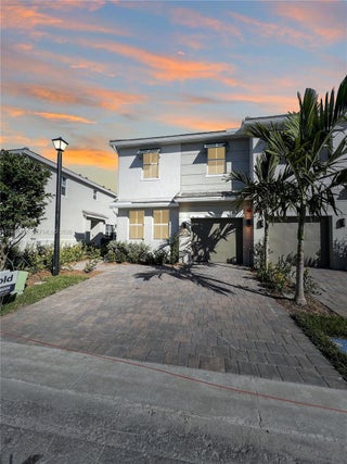 Photo of Listing #A11945838