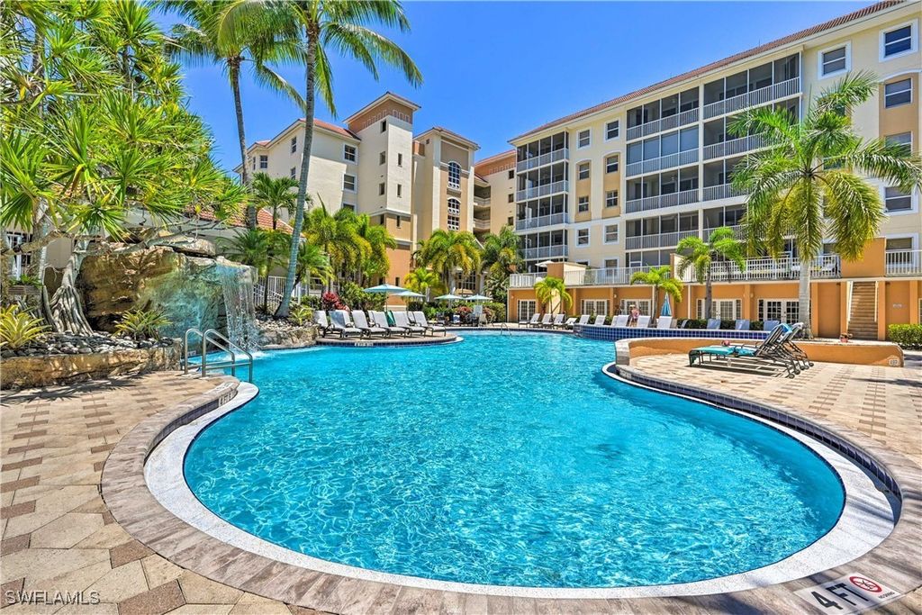 410 Flagship Dr 305, Naples