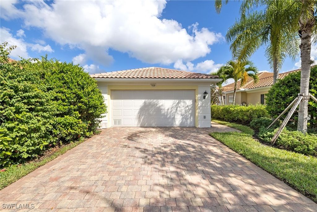 7539 Novara Ct, NAPLES