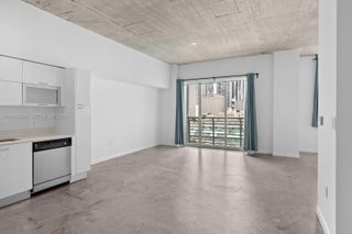 Photo of Listing #A11946689