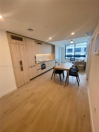 Photo of Listing #A11947621