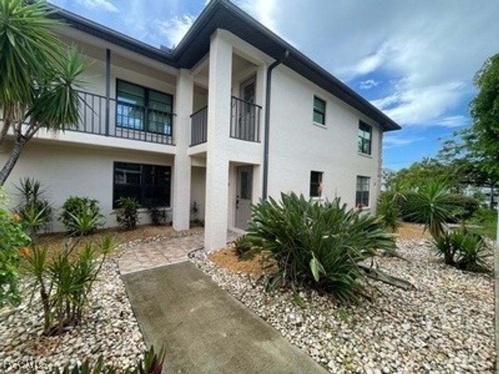 4525 Country Club Blvd 112, Cape Coral