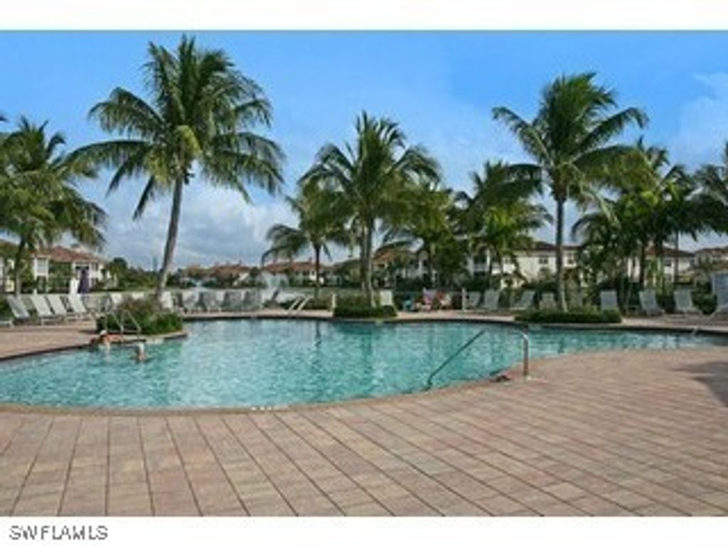 3051 Horizon Ln 1803, Naples
