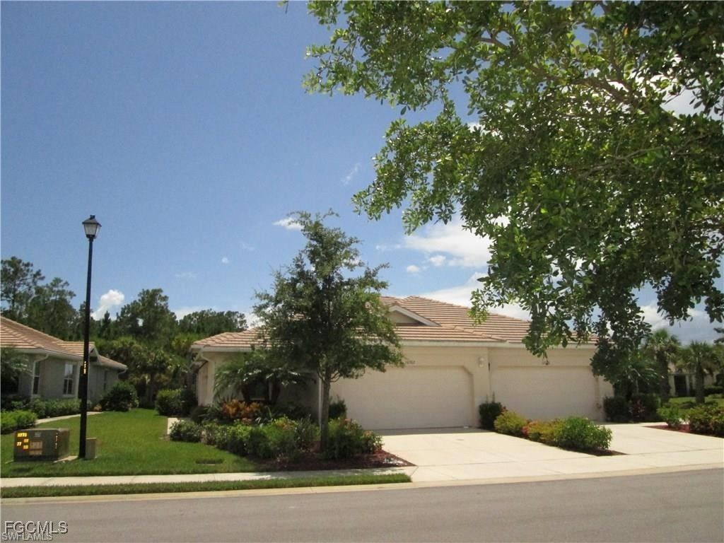 10702 Cetrella Dr, Fort Myers