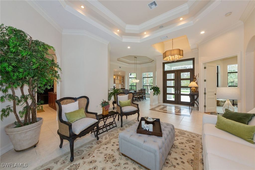 11238 Five Oaks Ln, Naples