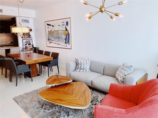 Photo of Listing #A11949242