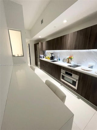 Photo of Listing #A11949718