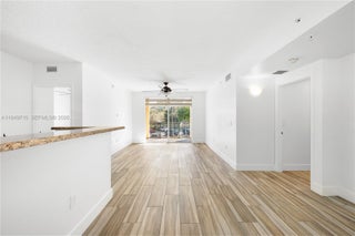 Photo of Listing #A11949710