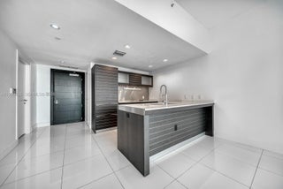 Photo of Listing #A11950835