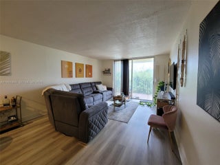 Photo of Listing #A11951881