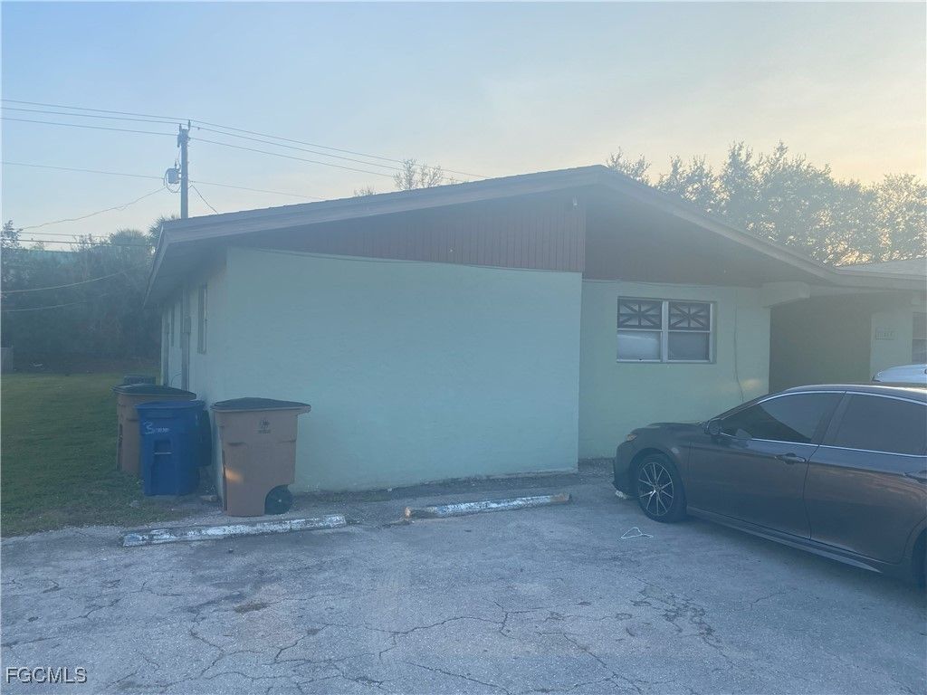 12607 1st St, Fort Myers