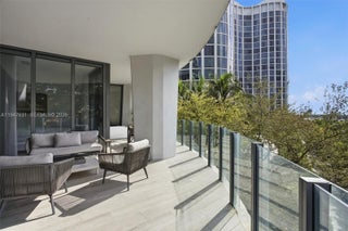 Photo of Listing #A11947631