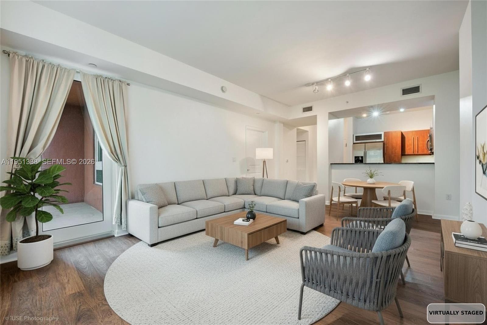 Photo of Listing #A11951338