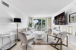 Photo of Listing #A11953774