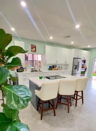 Photo of Listing #A11954914