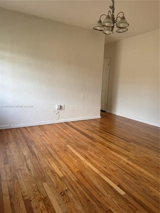 Photo of Listing #A11955850