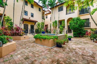 Photo of Listing #A11956436