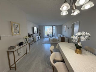 Photo of Listing #A11956799