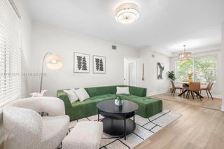 Photo of Listing #A11957875