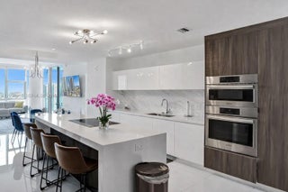 Photo of Listing #A11956918