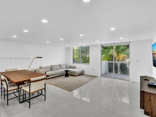 Photo of Listing #A11957865