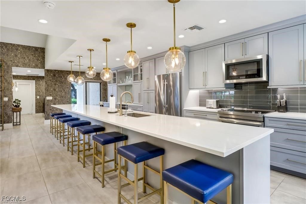 27052 Kindlewood Ln, Bonita Springs