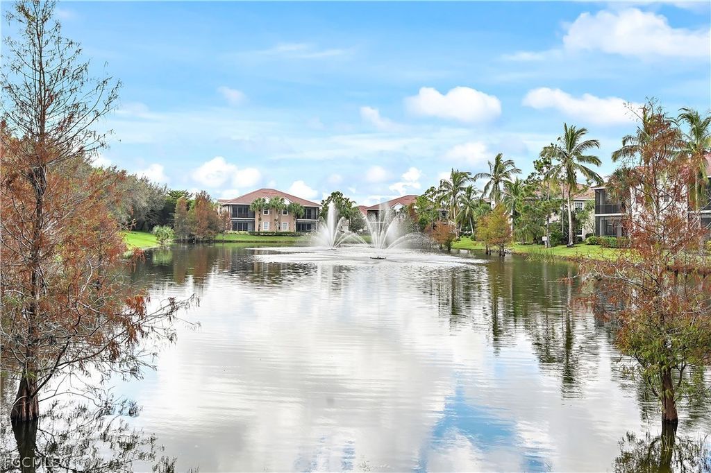 7832 Hawthorne Dr 1901, NAPLES