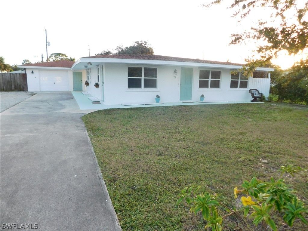74 7th St, Bonita Springs