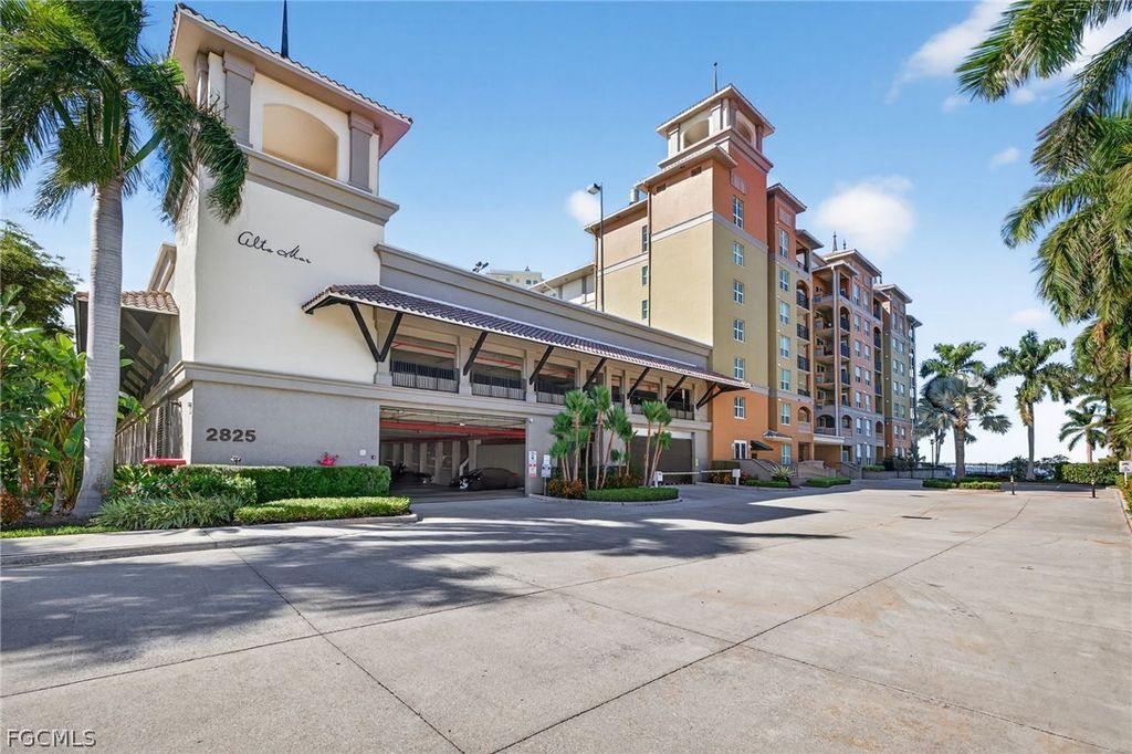 2825 Palm Beach Blvd 215, Fort Myers