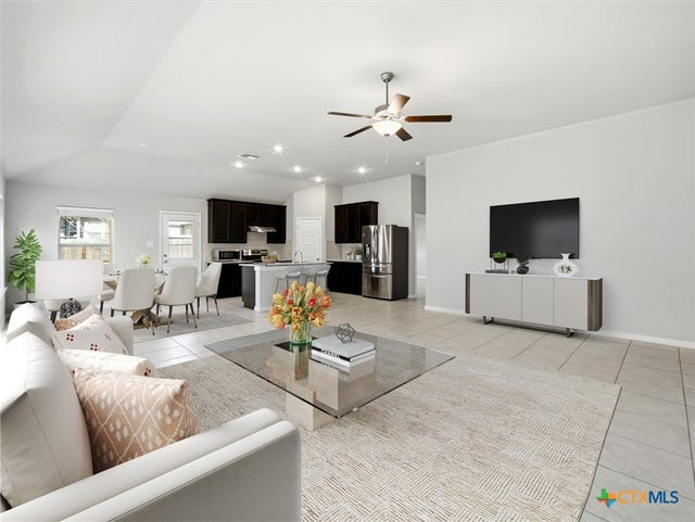 1132 Amber Lake, Seguin