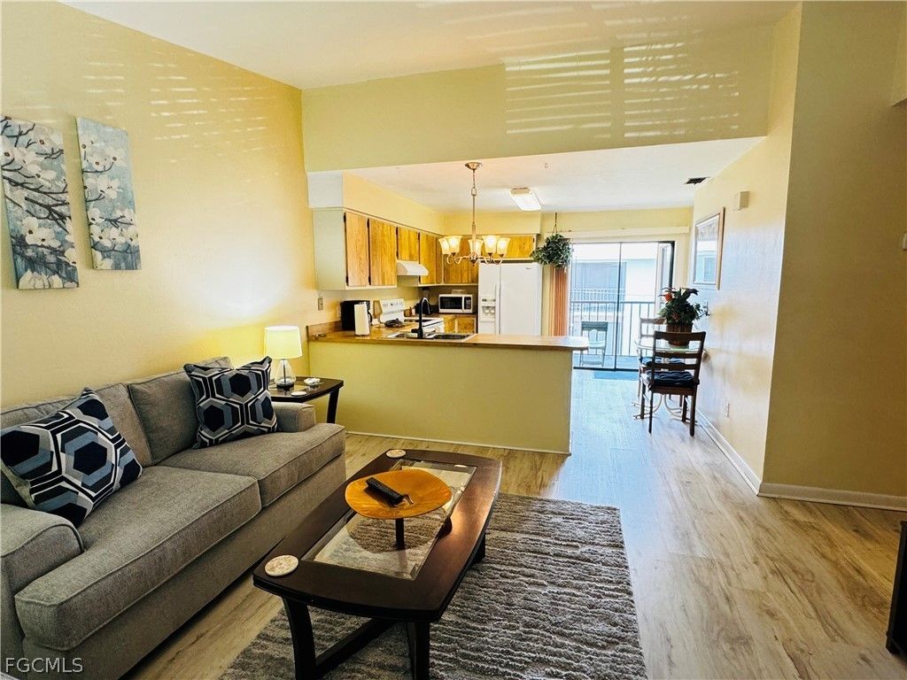 4903 Vincennes St 212, Cape Coral