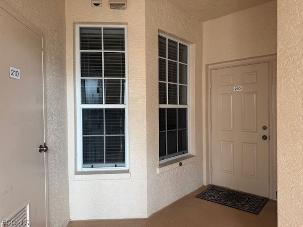17020 Willowcrest Way 210, Fort Myers