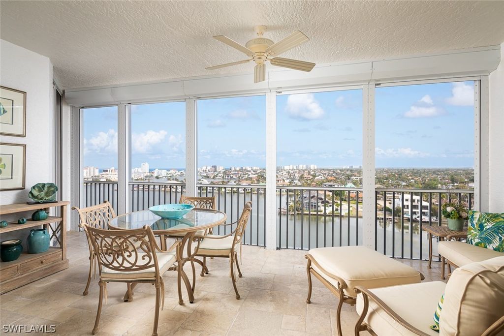 410 Flagship 1104, Naples